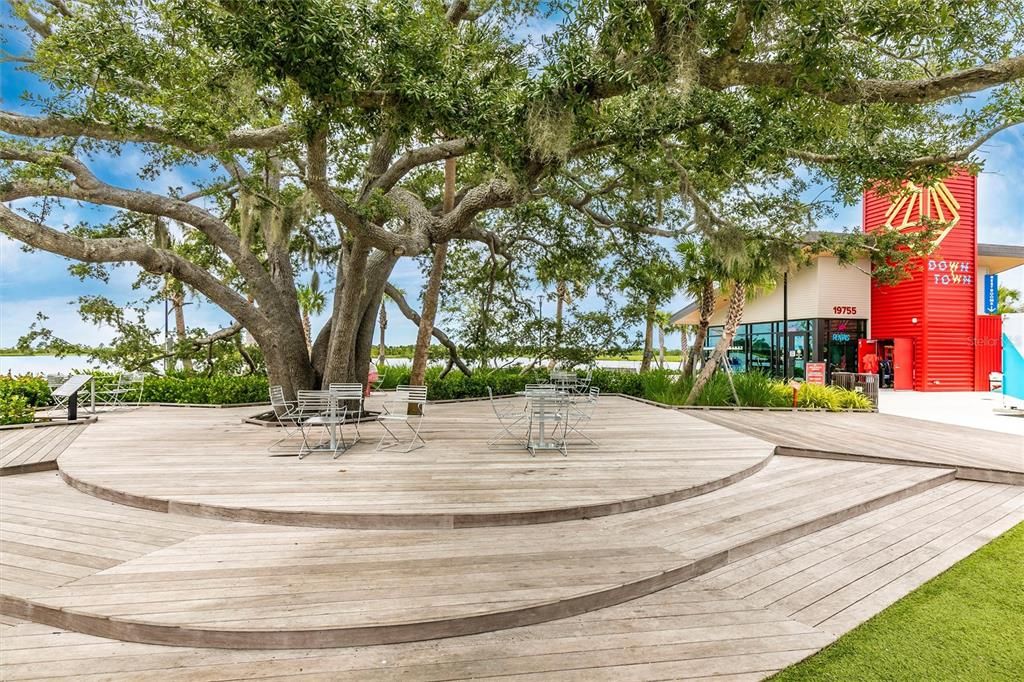 For Rent: $3,500 (2 beds, 2 baths, 1355 Square Feet)