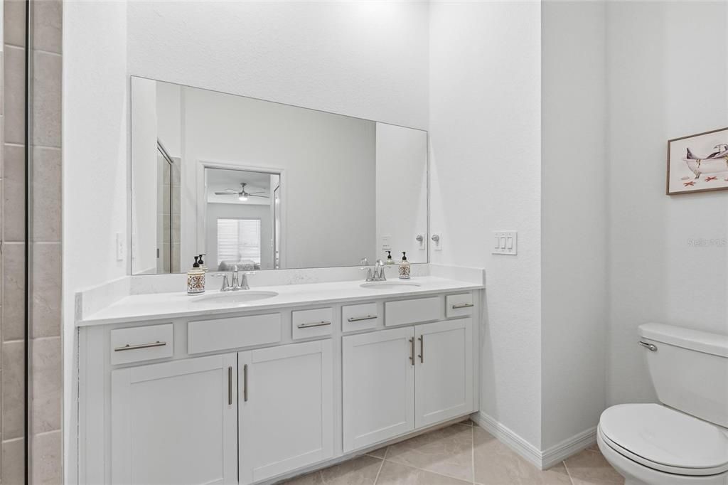 For Rent: $3,500 (2 beds, 2 baths, 1355 Square Feet)
