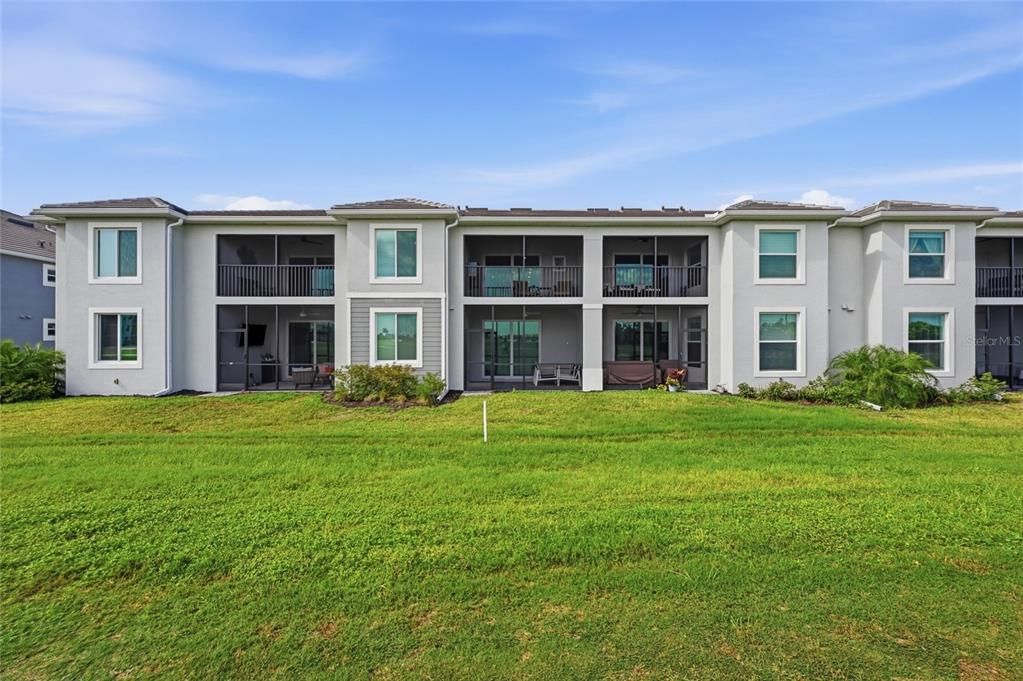 For Rent: $3,500 (2 beds, 2 baths, 1355 Square Feet)
