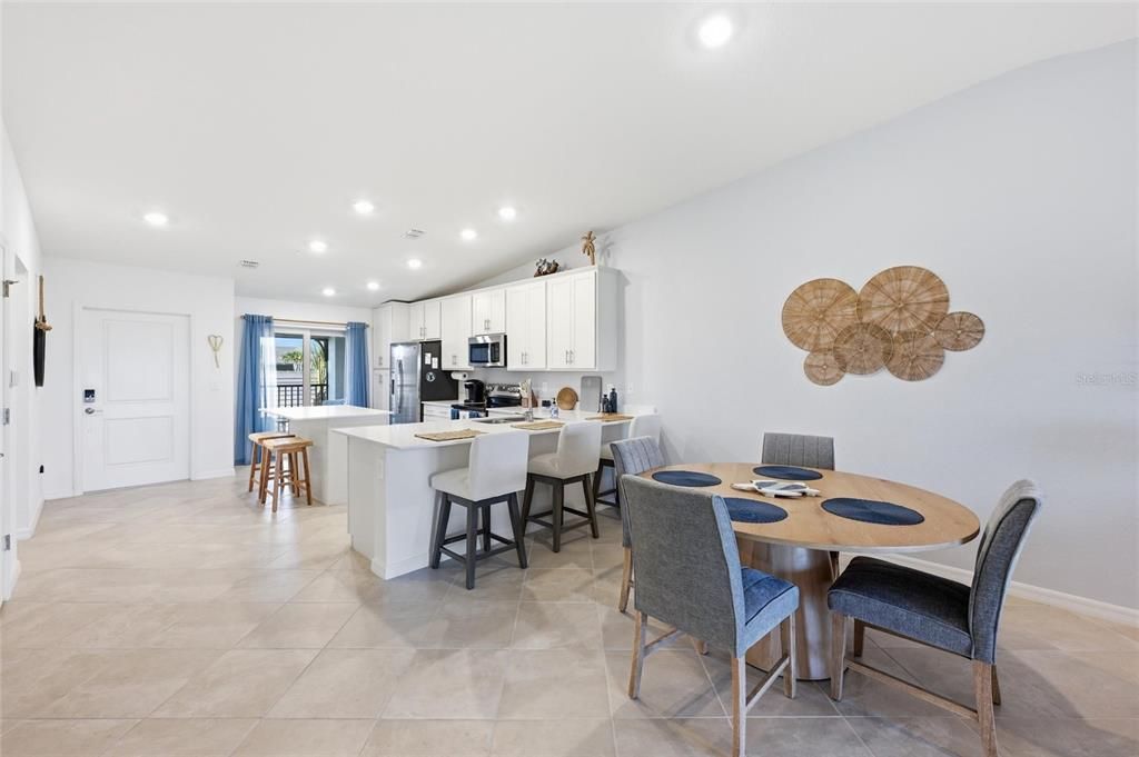 For Rent: $3,500 (2 beds, 2 baths, 1355 Square Feet)
