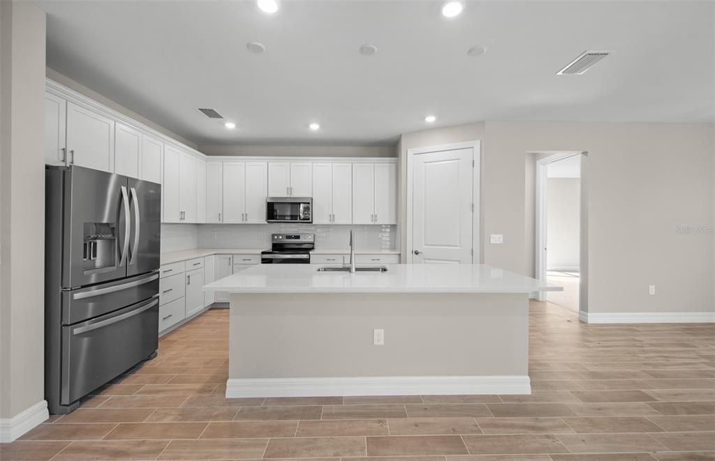 En Venta: $386,990 (4 camas, 2 baños, 2056 Pies cuadrados)
