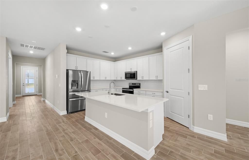 En Venta: $386,990 (4 camas, 2 baños, 2056 Pies cuadrados)