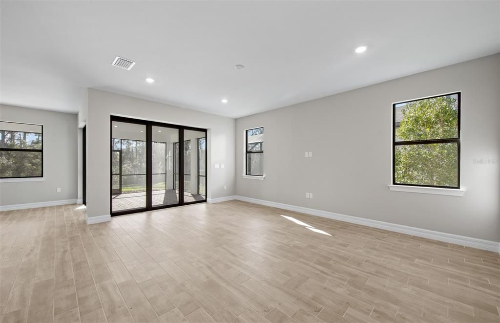 En Venta: $386,990 (4 camas, 2 baños, 2056 Pies cuadrados)