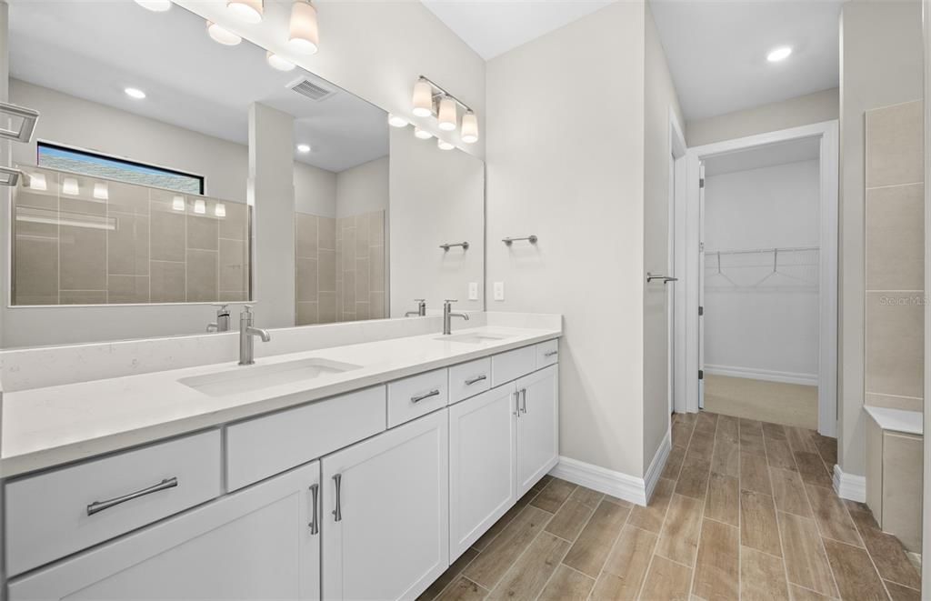 En Venta: $386,990 (4 camas, 2 baños, 2056 Pies cuadrados)