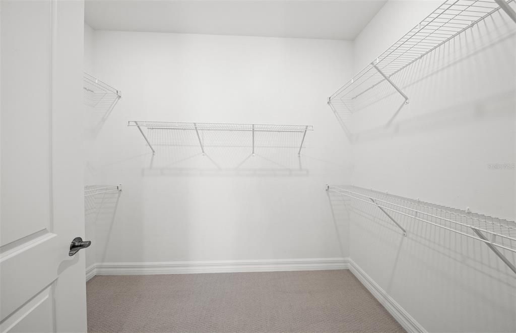 En Venta: $386,990 (4 camas, 2 baños, 2056 Pies cuadrados)