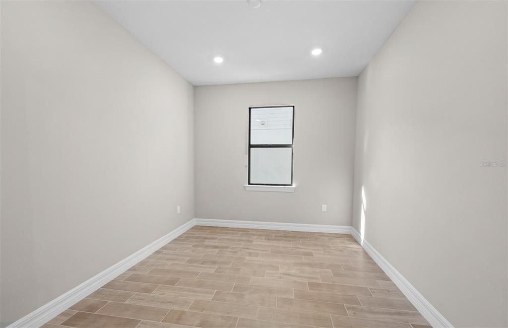 En Venta: $386,990 (4 camas, 2 baños, 2056 Pies cuadrados)