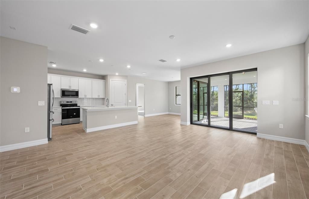 En Venta: $386,990 (4 camas, 2 baños, 2056 Pies cuadrados)