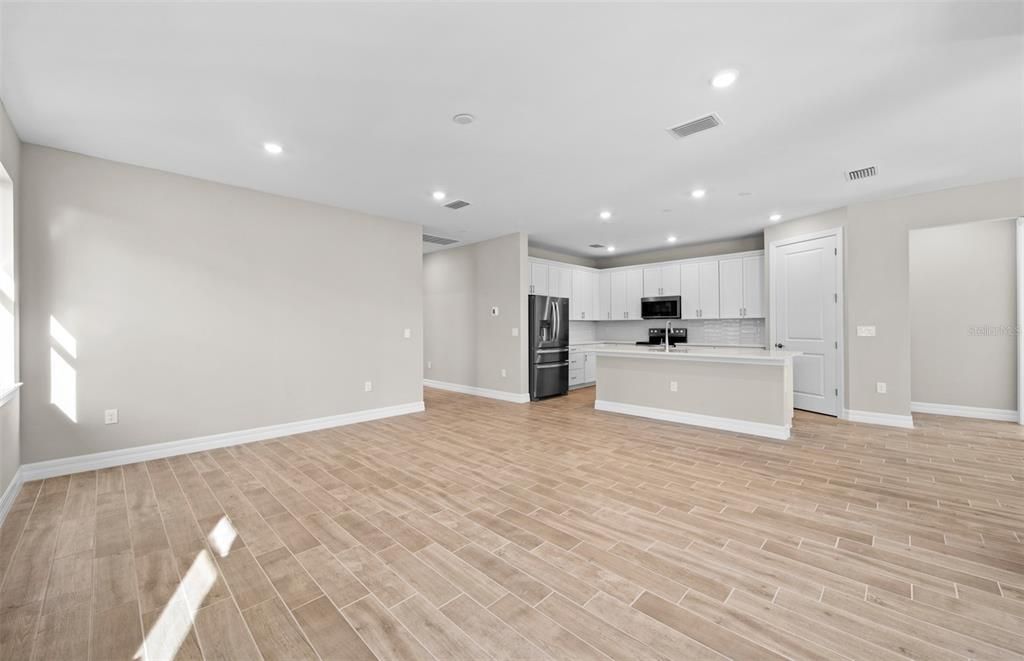 En Venta: $386,990 (4 camas, 2 baños, 2056 Pies cuadrados)