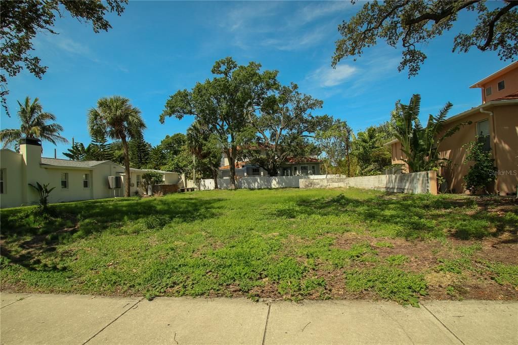 For Sale: $1,350,000 (0.17 acres)