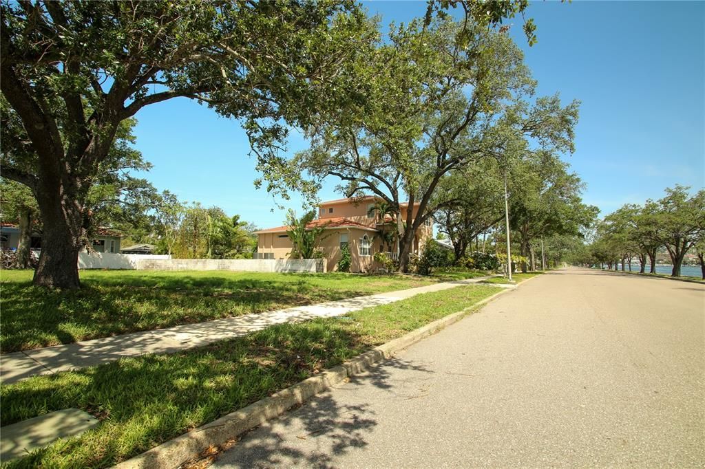 For Sale: $1,350,000 (0.17 acres)