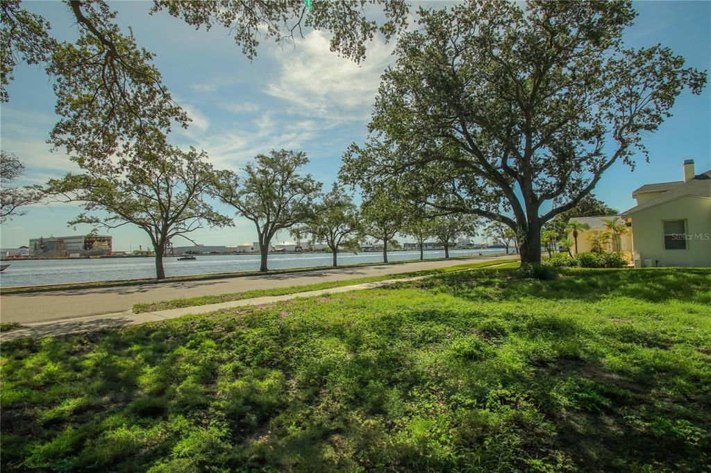 For Sale: $1,350,000 (0.17 acres)