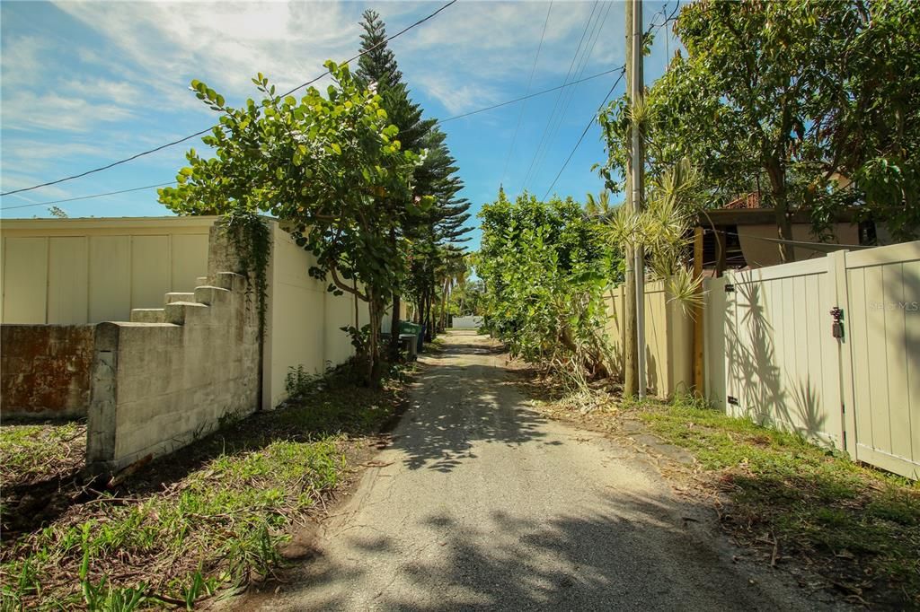 For Sale: $1,350,000 (0.17 acres)