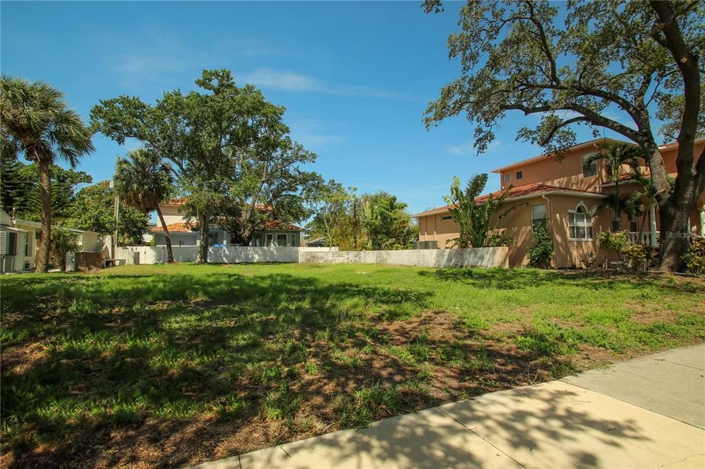 For Sale: $1,350,000 (0.17 acres)