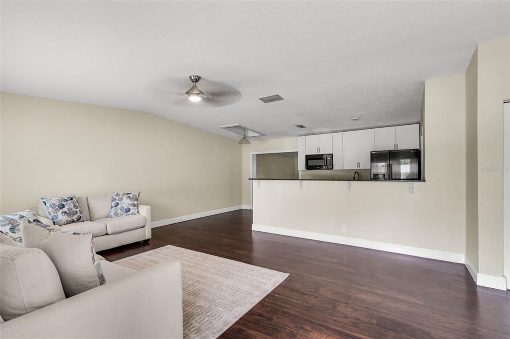 En Venta: $465,000 (3 camas, 2 baños, 1265 Pies cuadrados)