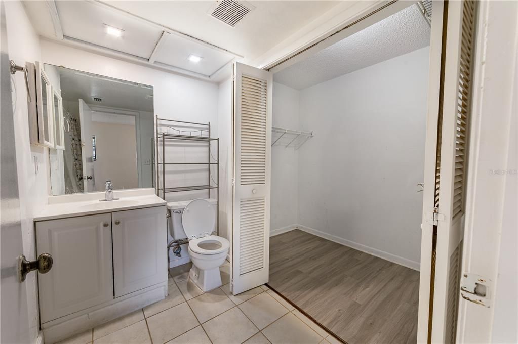 На продажу: $145,000 (2 спален, 2 ванн, 1191 Квадратных фут)