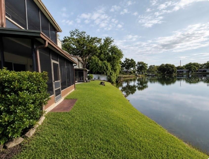 For Sale: $164,000 (2 beds, 2 baths, 893 Square Feet)