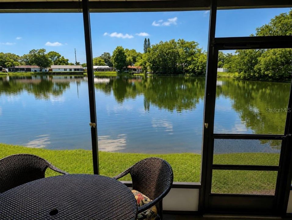For Sale: $164,000 (2 beds, 2 baths, 893 Square Feet)