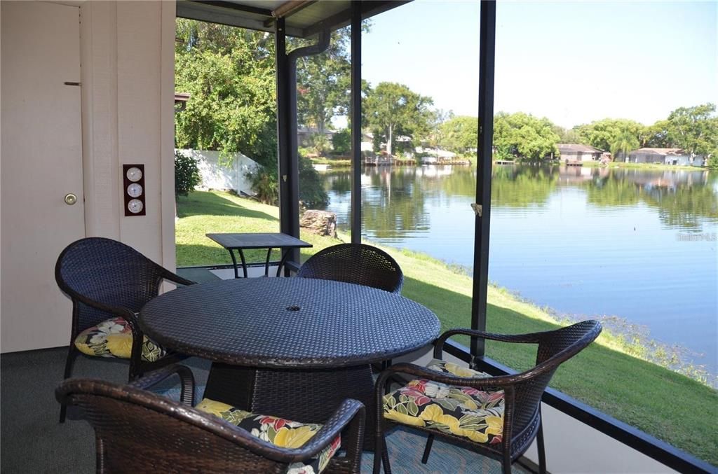 For Sale: $164,000 (2 beds, 2 baths, 893 Square Feet)