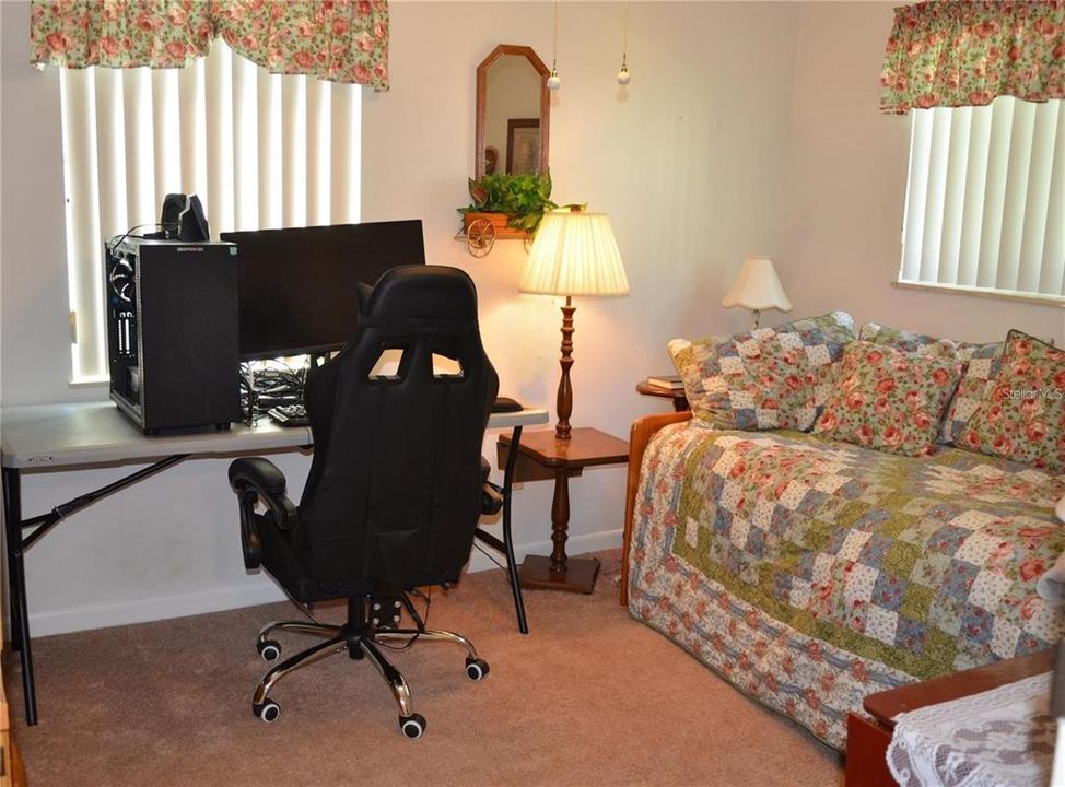 For Sale: $164,000 (2 beds, 2 baths, 893 Square Feet)