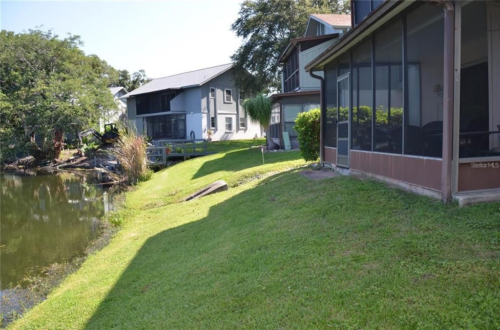 For Sale: $164,000 (2 beds, 2 baths, 893 Square Feet)