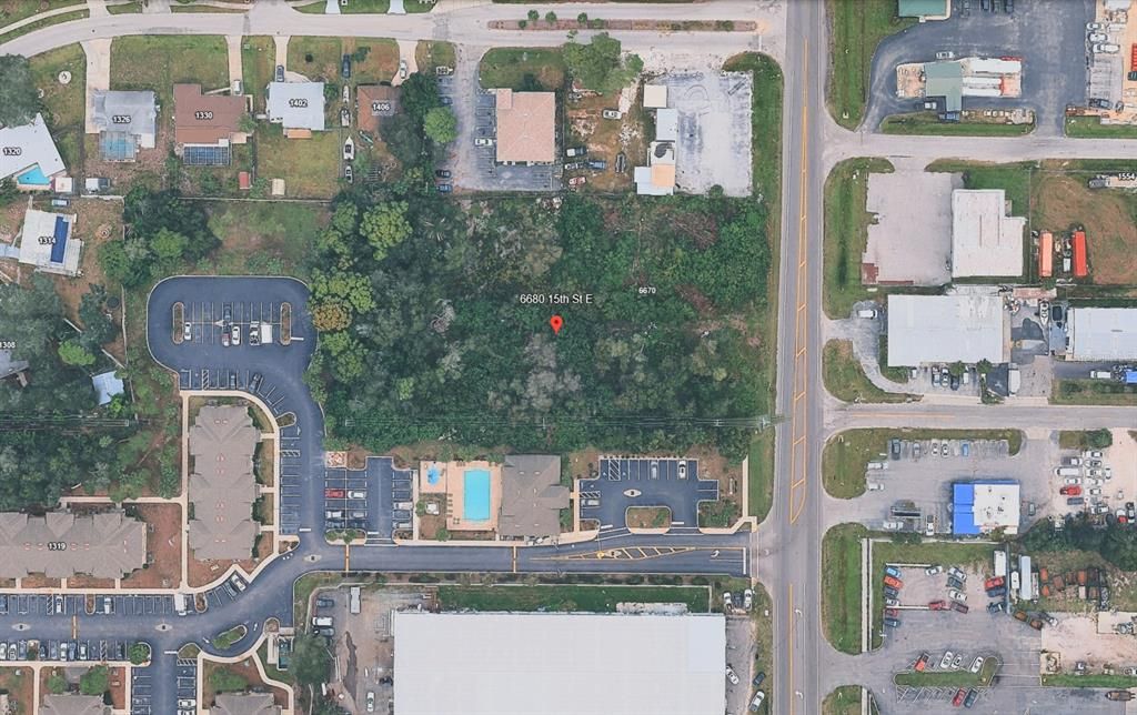 На продажу: $240,000 (0.99 acres)