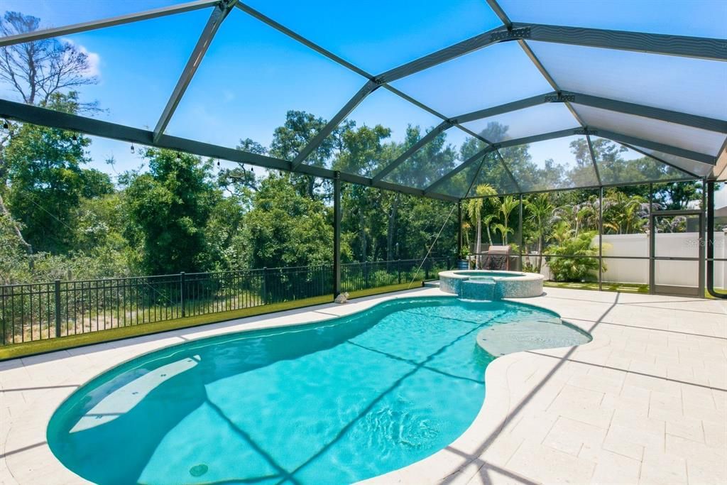 En Venta: $669,000 (5 camas, 3 baños, 2269 Pies cuadrados)