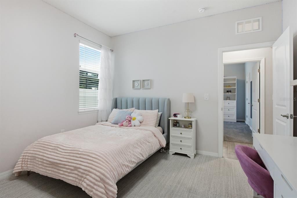 En Venta: $669,000 (5 camas, 3 baños, 2269 Pies cuadrados)