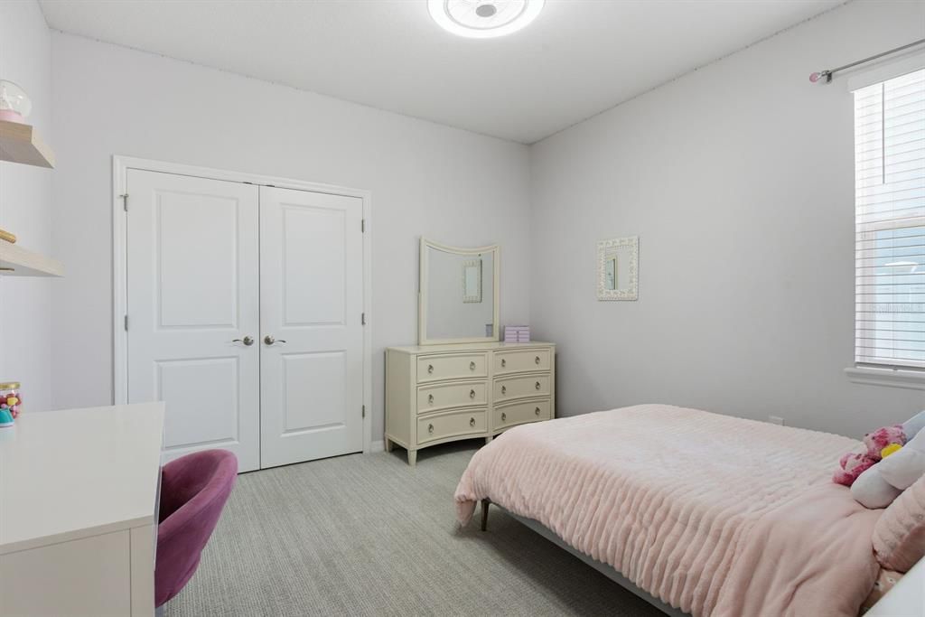 En Venta: $669,000 (5 camas, 3 baños, 2269 Pies cuadrados)