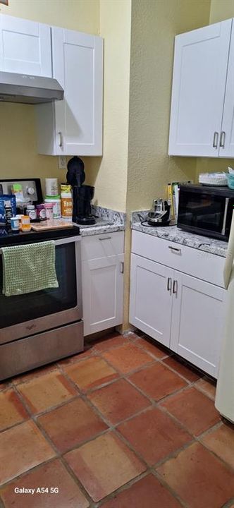 На продажу: $175,000 (2 спален, 2 ванн, 1204 Квадратных фут)