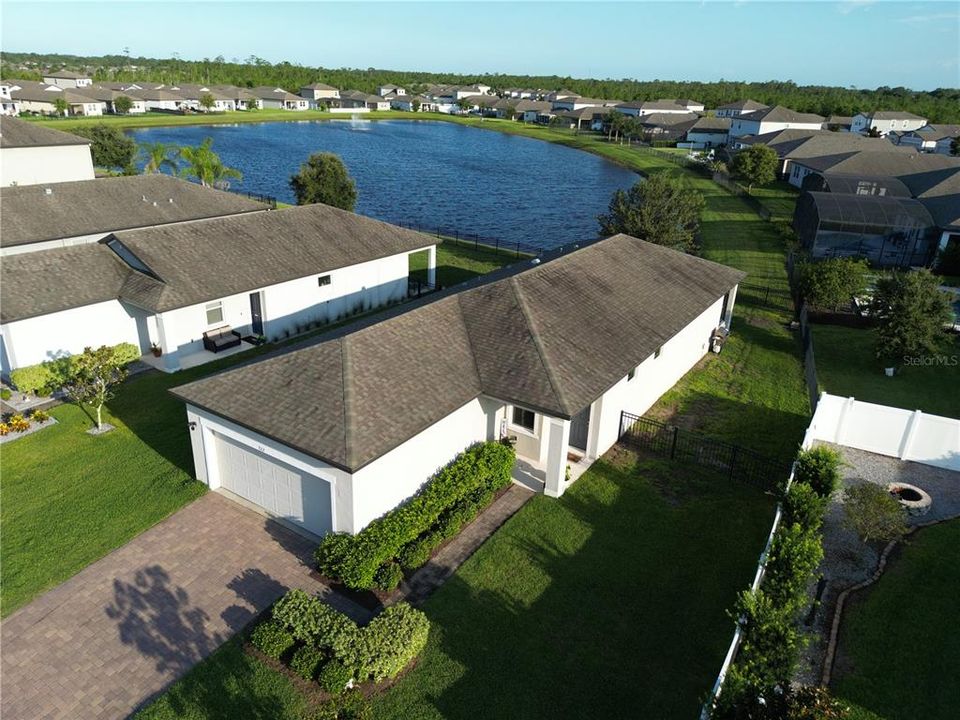 На продажу: $365,000 (4 спален, 2 ванн, 1616 Квадратных фут)