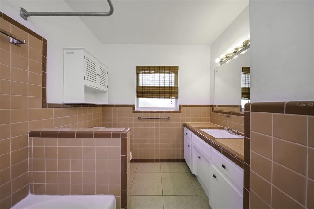 На продажу: $389,000 (3 спален, 2 ванн, 1374 Квадратных фут)