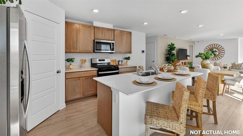 For Sale: $301,350 (4 beds, 2 baths, 1609 Square Feet)