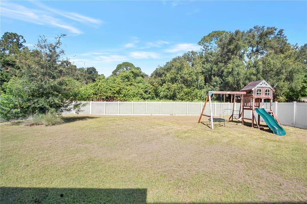 For Rent: $2,195 (4 beds, 2 baths, 2416 Square Feet)