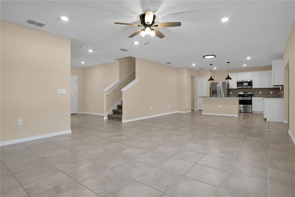 For Rent: $2,195 (4 beds, 2 baths, 2416 Square Feet)