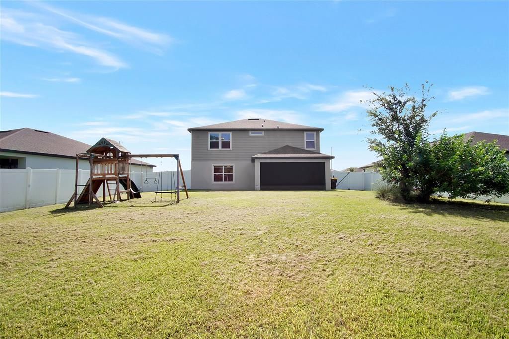 For Rent: $2,195 (4 beds, 2 baths, 2416 Square Feet)