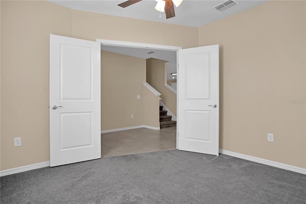 For Rent: $2,195 (4 beds, 2 baths, 2416 Square Feet)