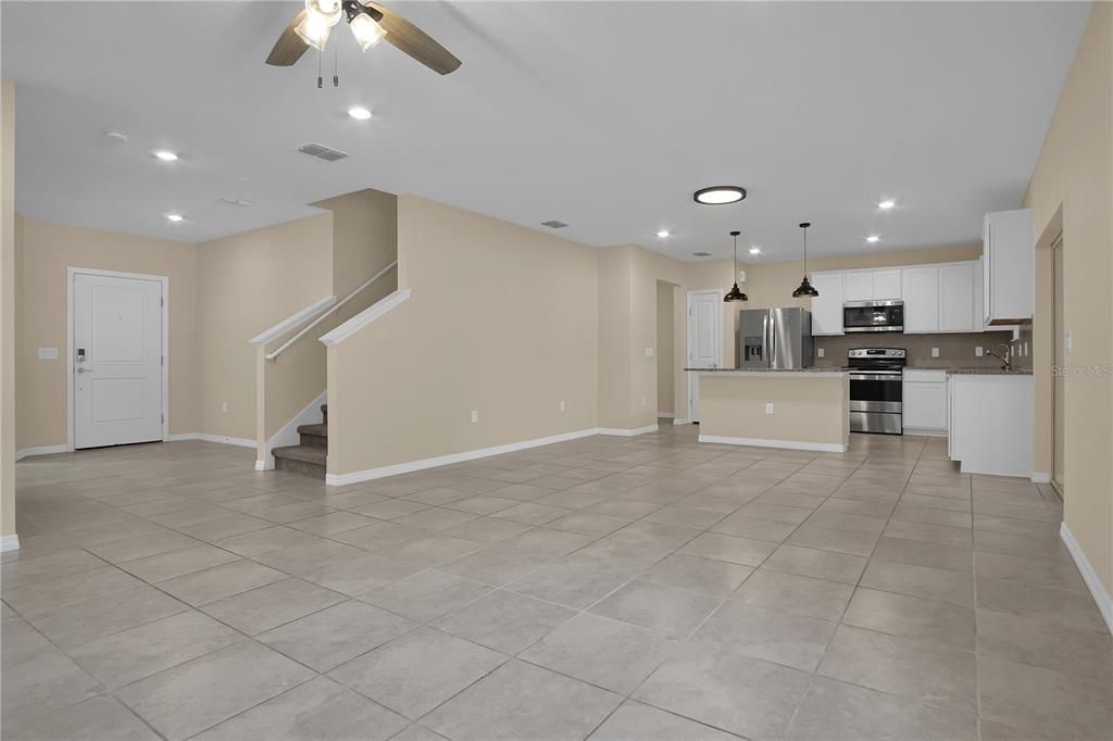 For Rent: $2,195 (4 beds, 2 baths, 2416 Square Feet)