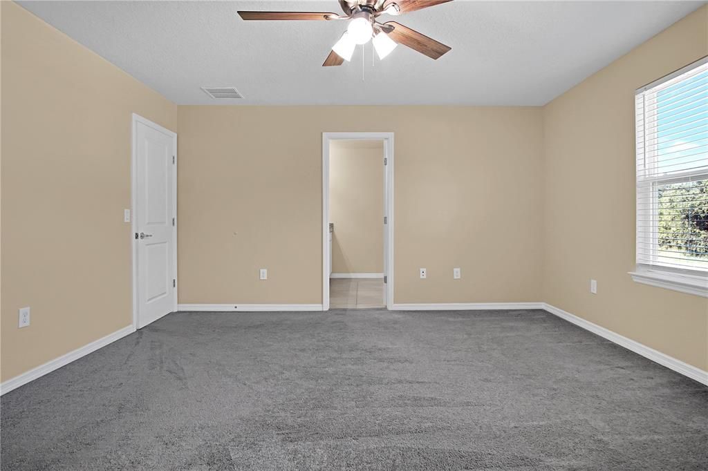 For Rent: $2,195 (4 beds, 2 baths, 2416 Square Feet)