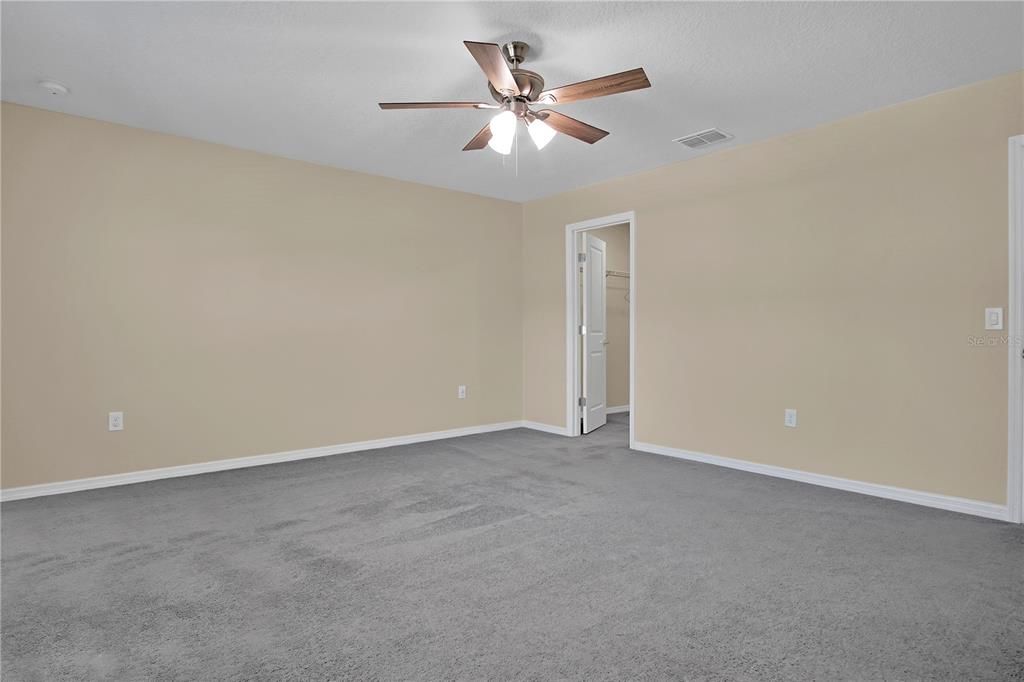 For Rent: $2,195 (4 beds, 2 baths, 2416 Square Feet)