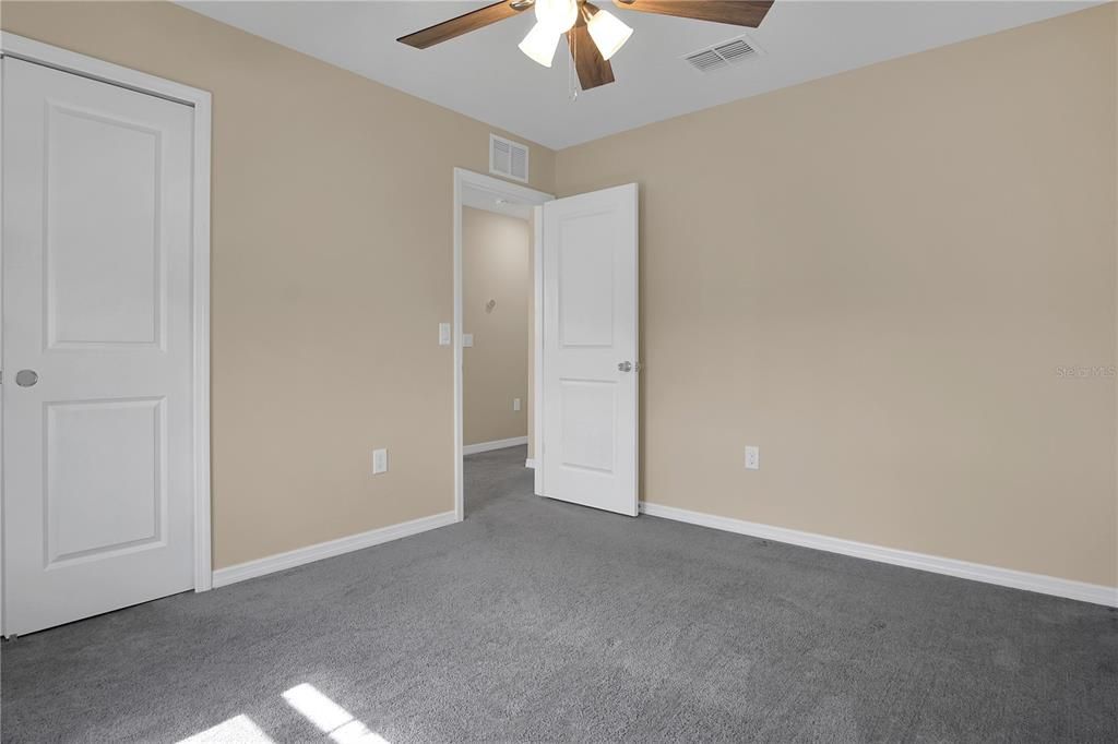 For Rent: $2,195 (4 beds, 2 baths, 2416 Square Feet)