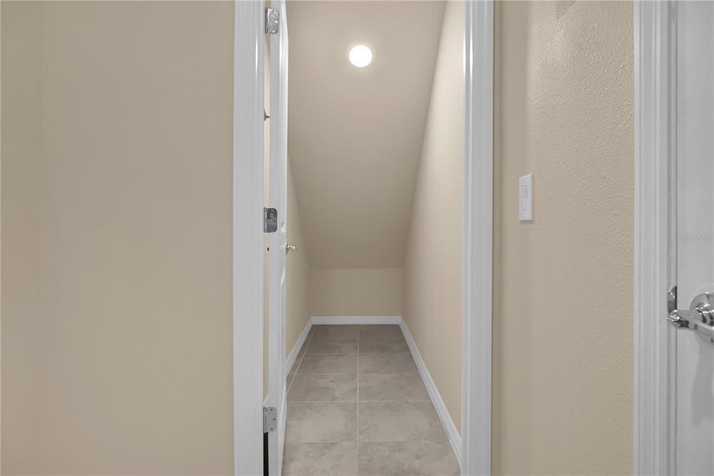 For Rent: $2,195 (4 beds, 2 baths, 2416 Square Feet)