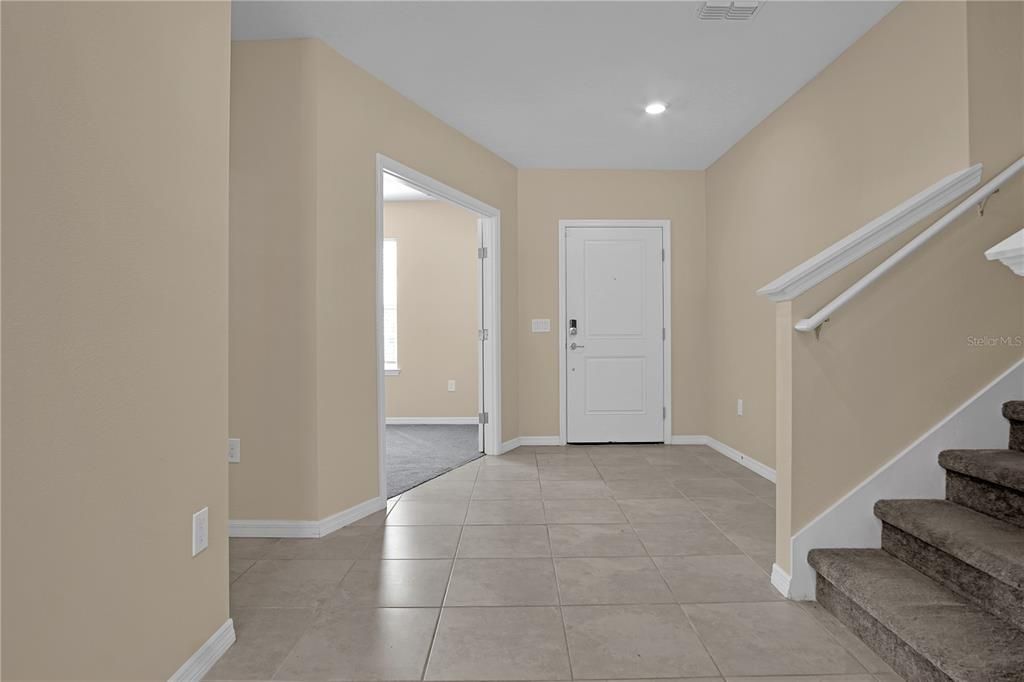 For Rent: $2,195 (4 beds, 2 baths, 2416 Square Feet)