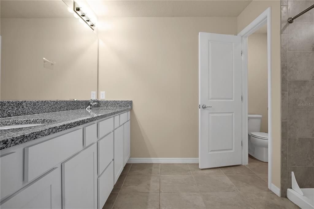 For Rent: $2,195 (4 beds, 2 baths, 2416 Square Feet)