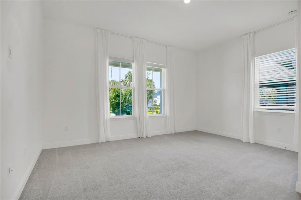 En Renta: $4,700 (4 camas, 3 baños, 2897 Pies cuadrados)