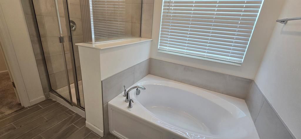 For Rent: $2,200 (4 beds, 2 baths, 2445 Square Feet)
