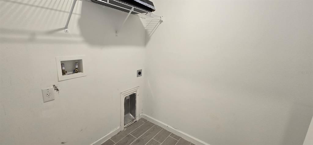 For Rent: $2,200 (4 beds, 2 baths, 2445 Square Feet)