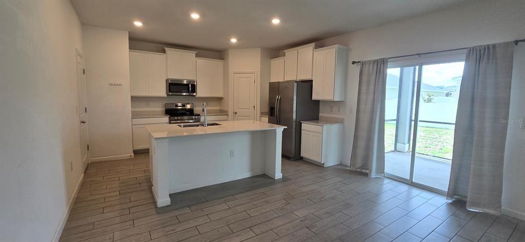 For Rent: $2,200 (4 beds, 2 baths, 2445 Square Feet)
