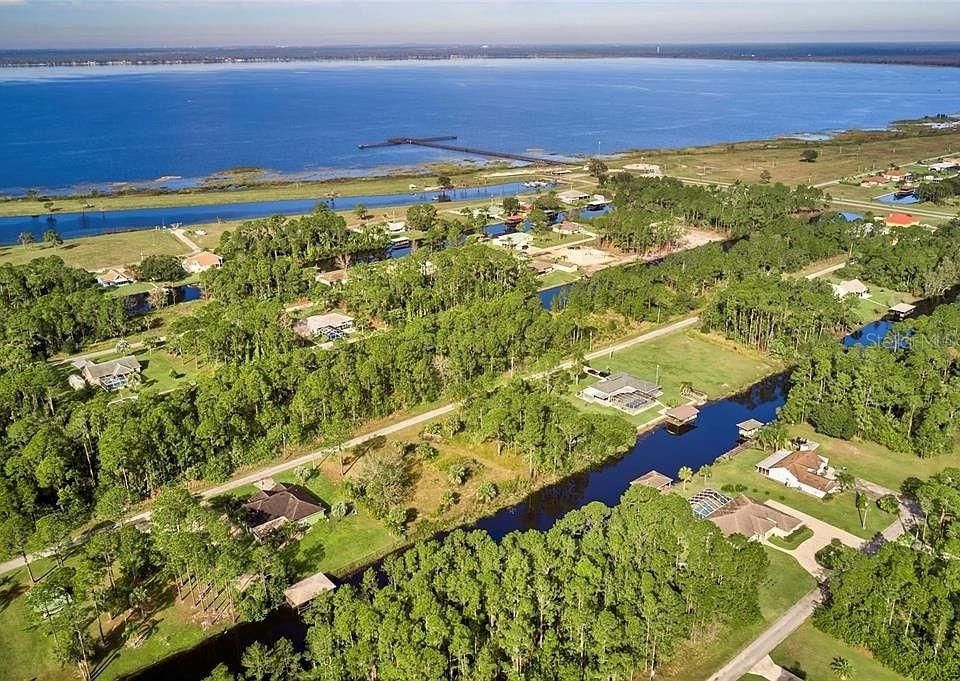En Venta: $17,900 (0.55 acres)