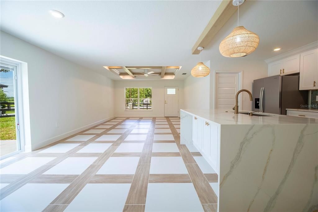 En Venta: $369,900 (3 camas, 2 baños, 1484 Pies cuadrados)