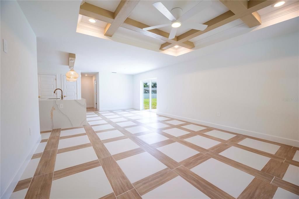En Venta: $369,900 (3 camas, 2 baños, 1484 Pies cuadrados)